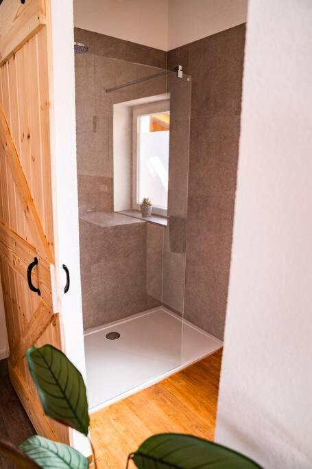Neu Renoviertes Ferienhaus/Wohnunng Kleine Auszeit Sonnenbühl Dış mekan fotoğraf