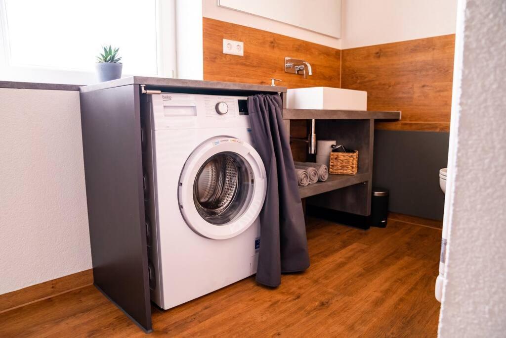 Neu Renoviertes Ferienhaus/Wohnunng Kleine Auszeit Sonnenbühl Dış mekan fotoğraf