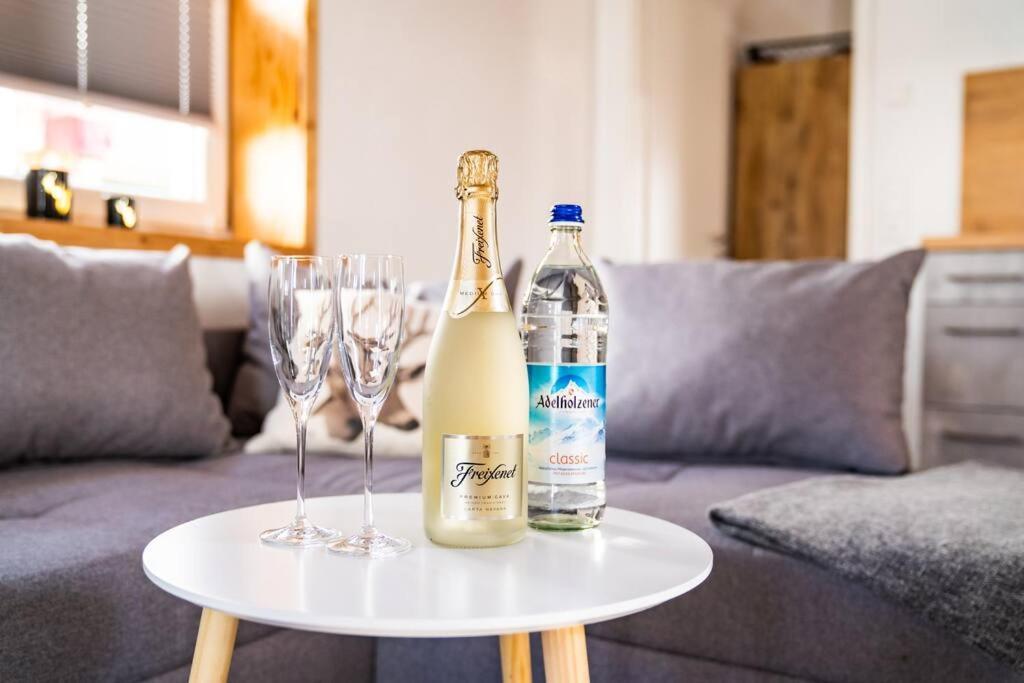 Neu Renoviertes Ferienhaus/Wohnunng Kleine Auszeit Sonnenbühl Dış mekan fotoğraf