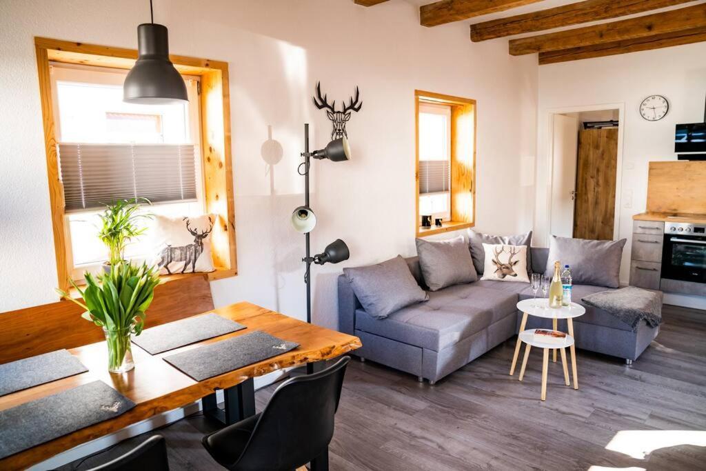 Neu Renoviertes Ferienhaus/Wohnunng Kleine Auszeit Sonnenbühl Dış mekan fotoğraf